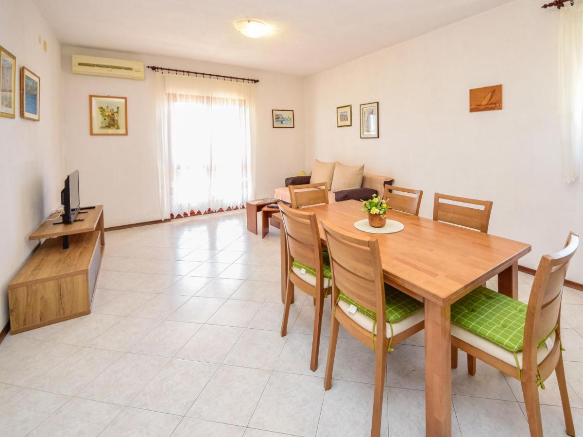 Apartment Lucija-1 By Interhome Трогир Екстериор снимка